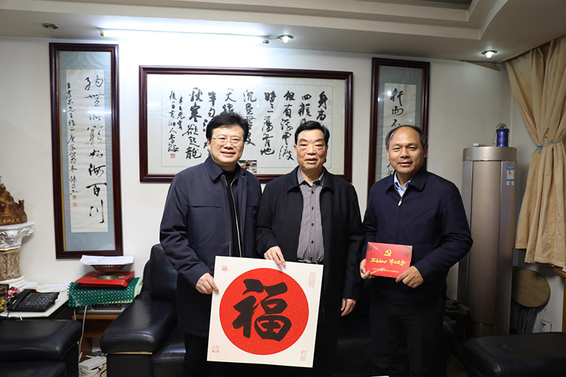 省直工委常务副书记龚凤祥来厅走访慰问(图) - 湖南省水利厅